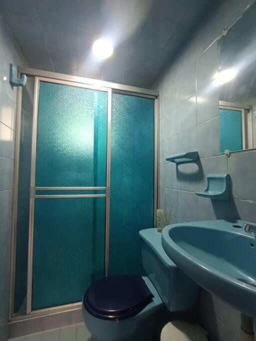 Familiar Cerca Al Aeropuerto Apartamento