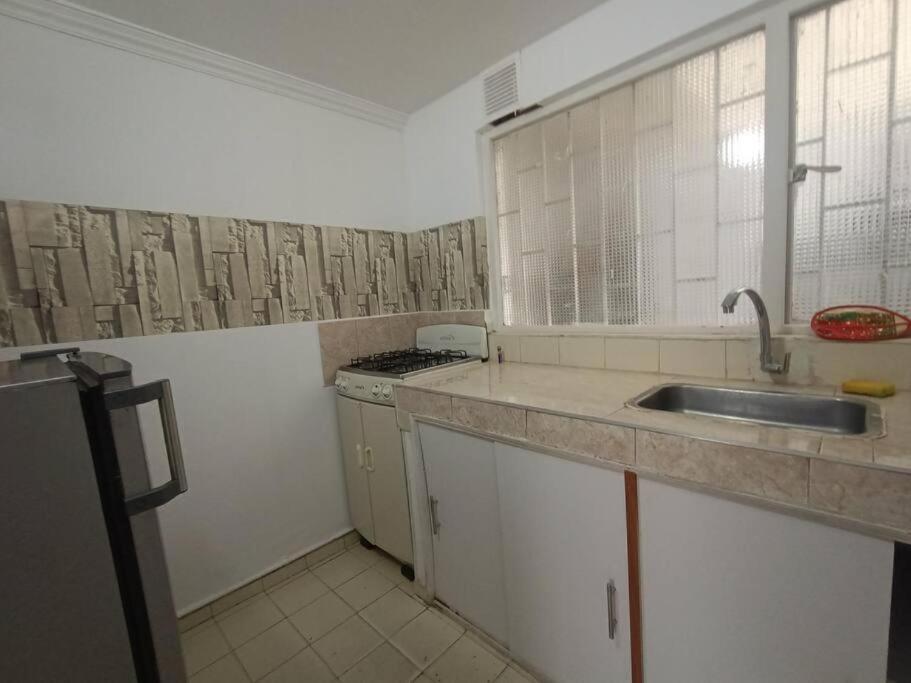Familiar Cerca Al Aeropuerto Apartamento Bogotá