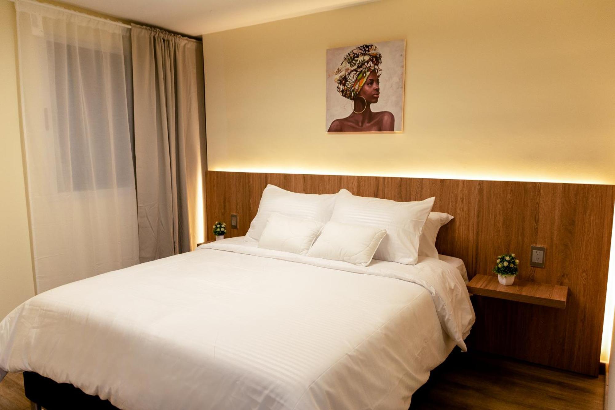 Hotel Aerosuites 3*