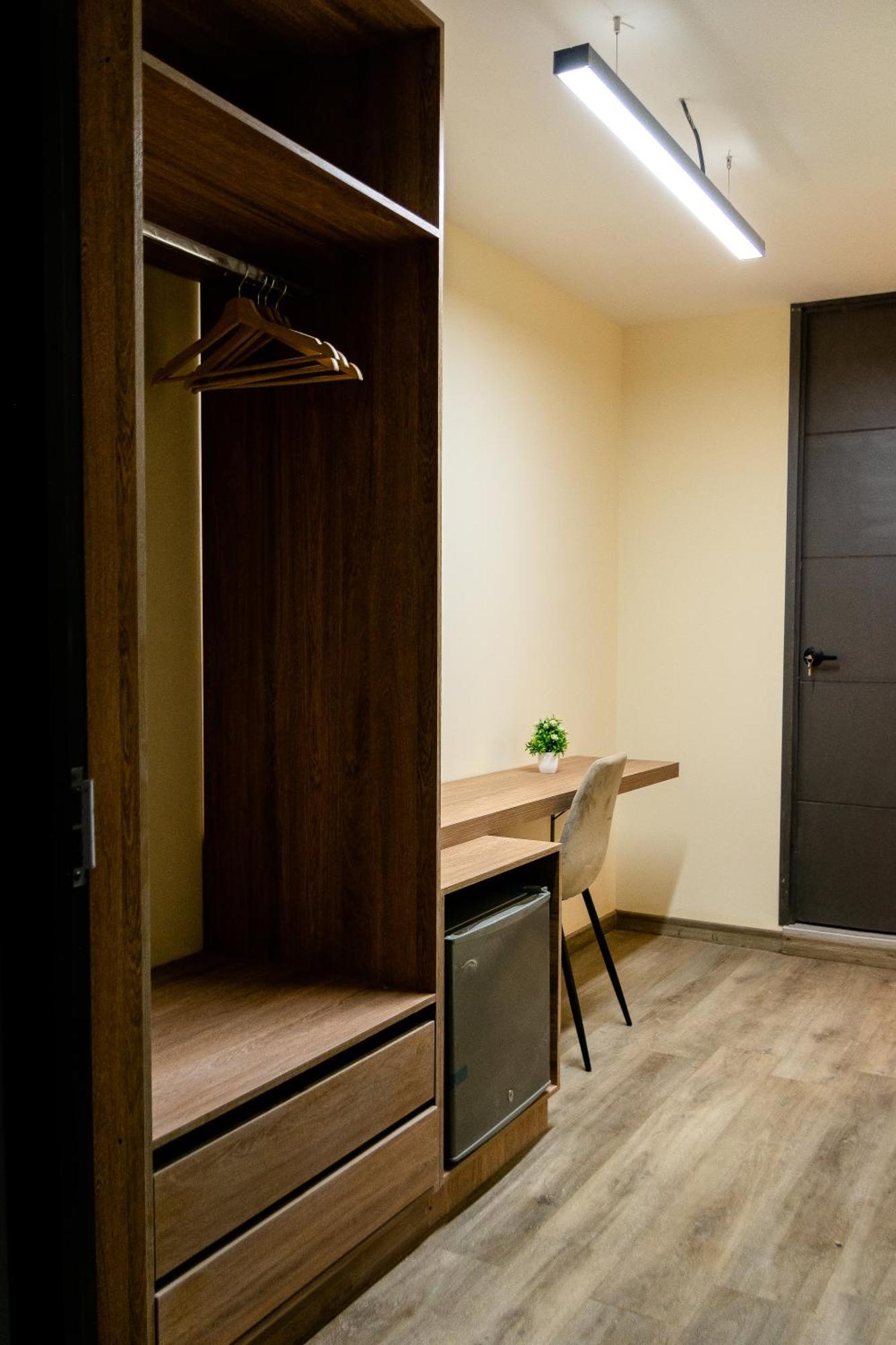 Hotel Aerosuites 3*