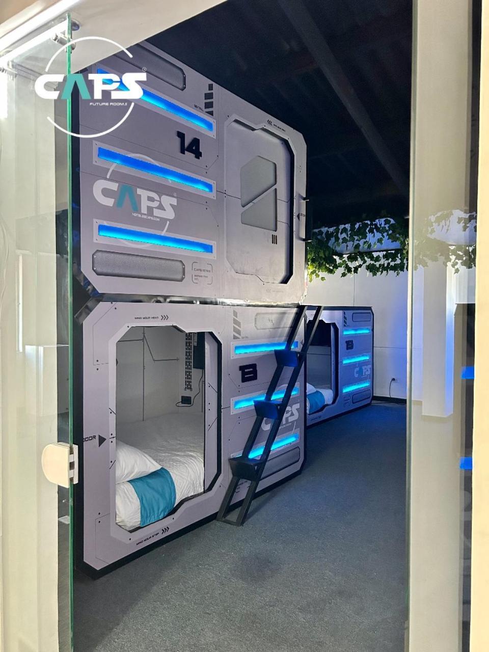 Ch Capsula Corferias Capsule hotel
