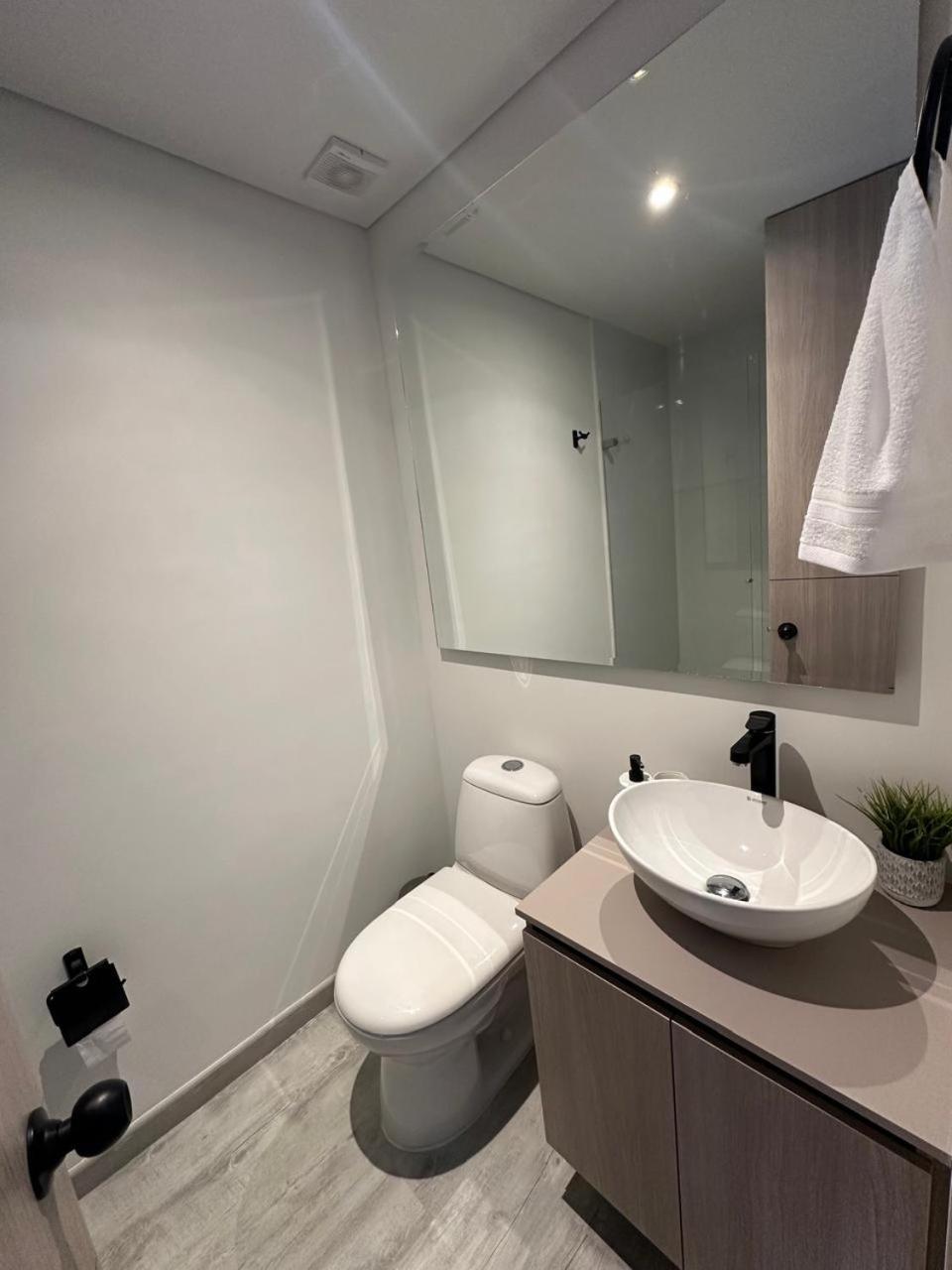 Nuevo Con Confort Y Estilo En Quinta Paredes Apartamento *