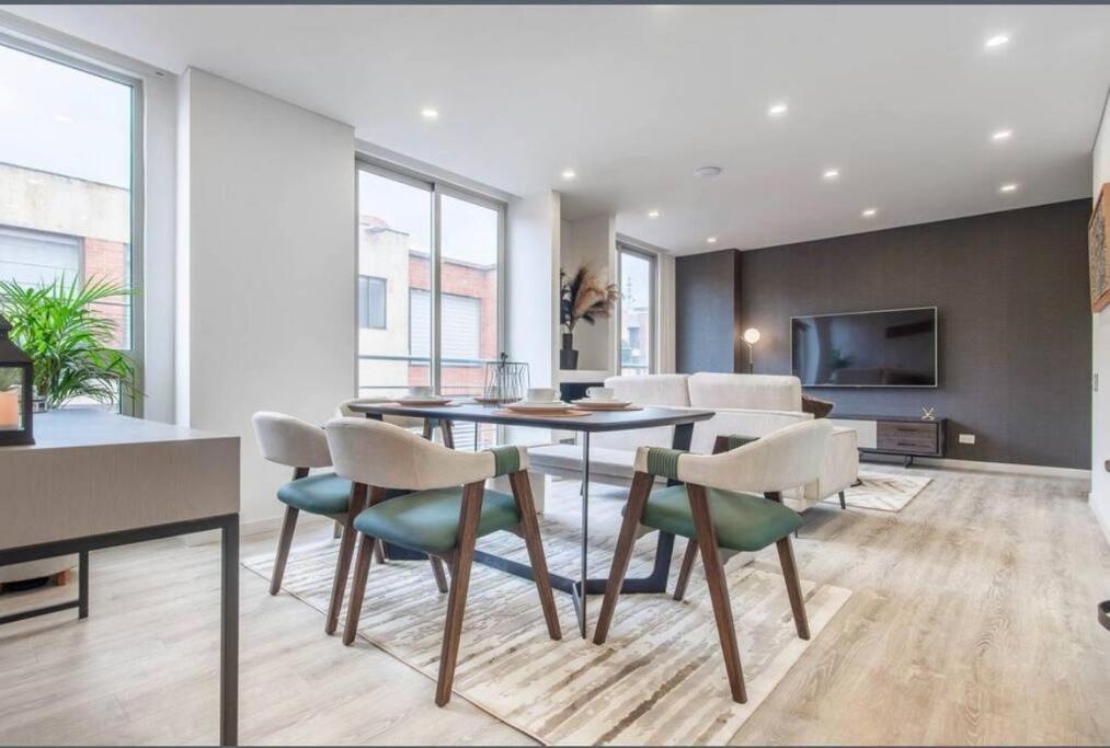 Apartamento Unique 3 Bedroom In Usaquen