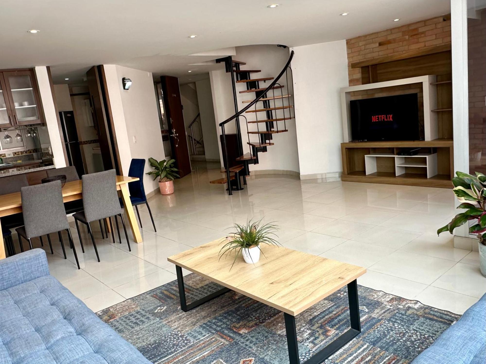 Apartamento Amplios Duplex 3 Calle 109 *