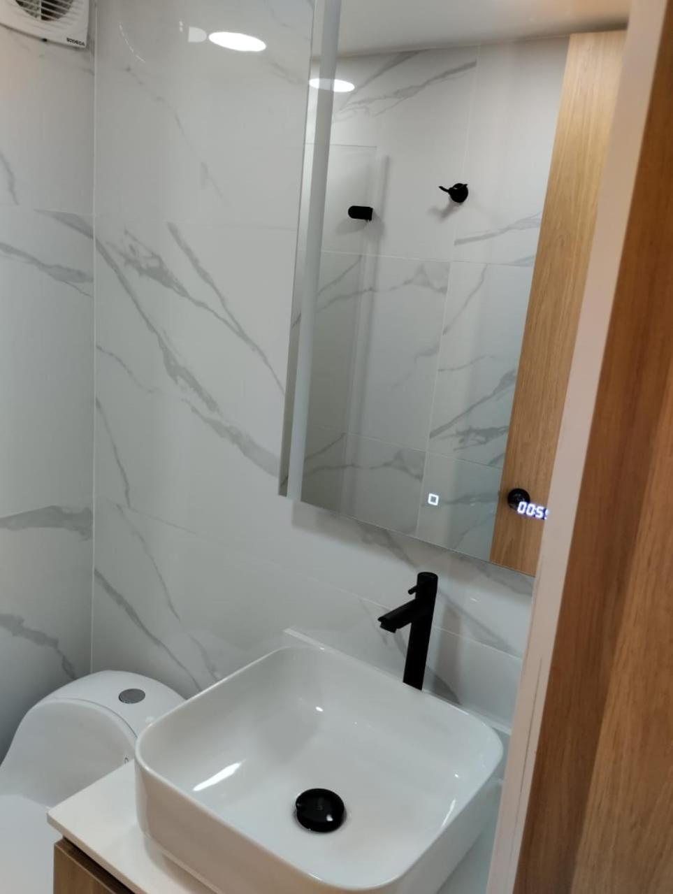 Moderno En La Colina Apartamento