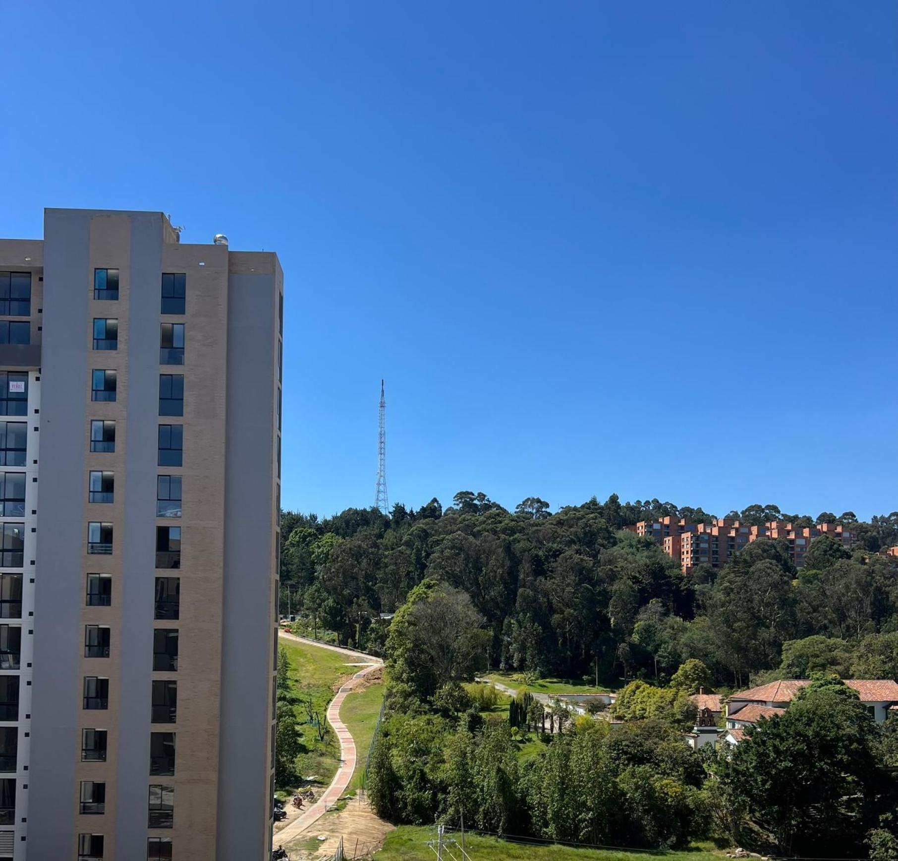 Moderno En La Colina Apartamento *