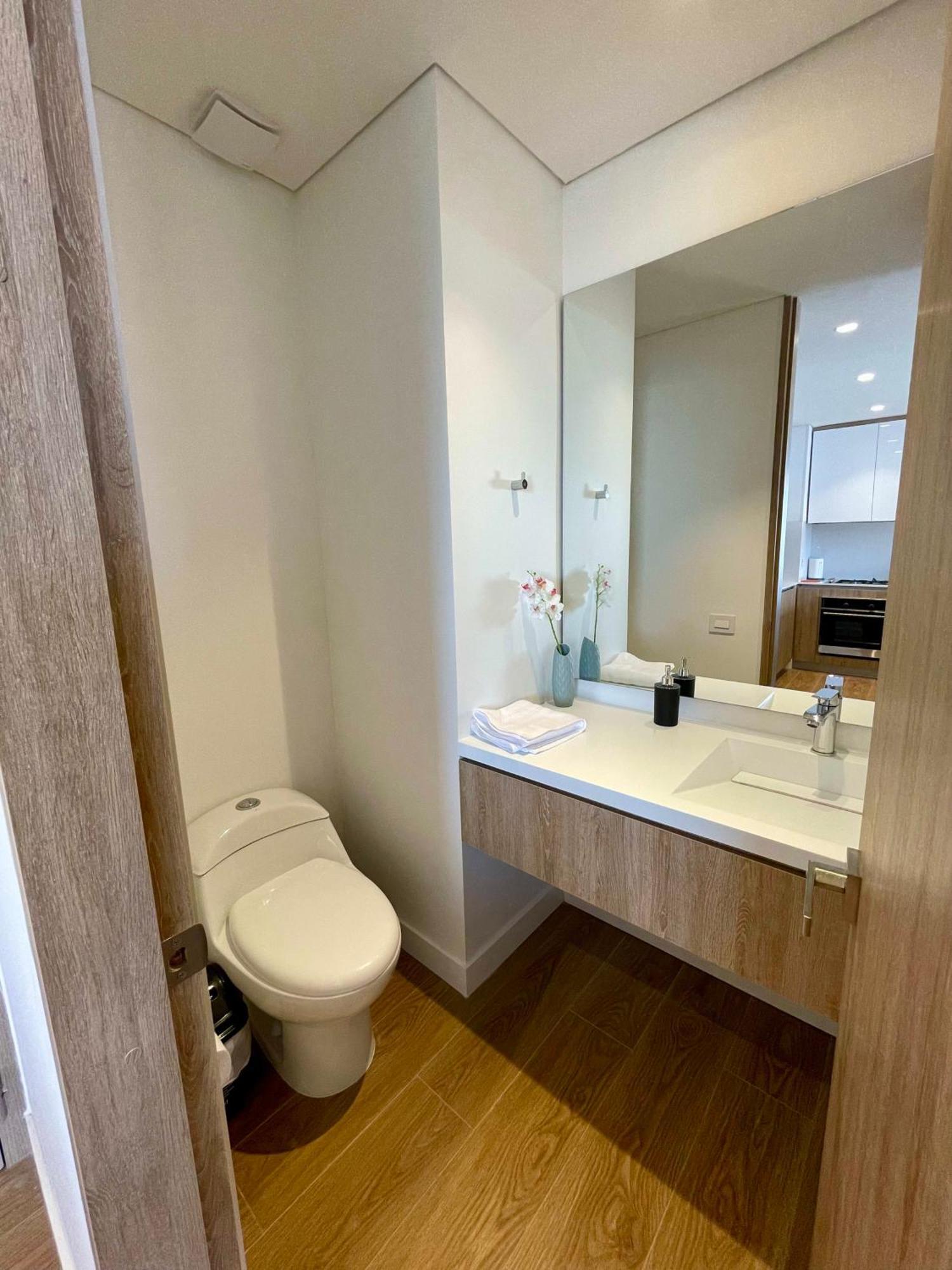 Spaceful Near Corferias Mountain View 3 Hab- 804a Apartamento