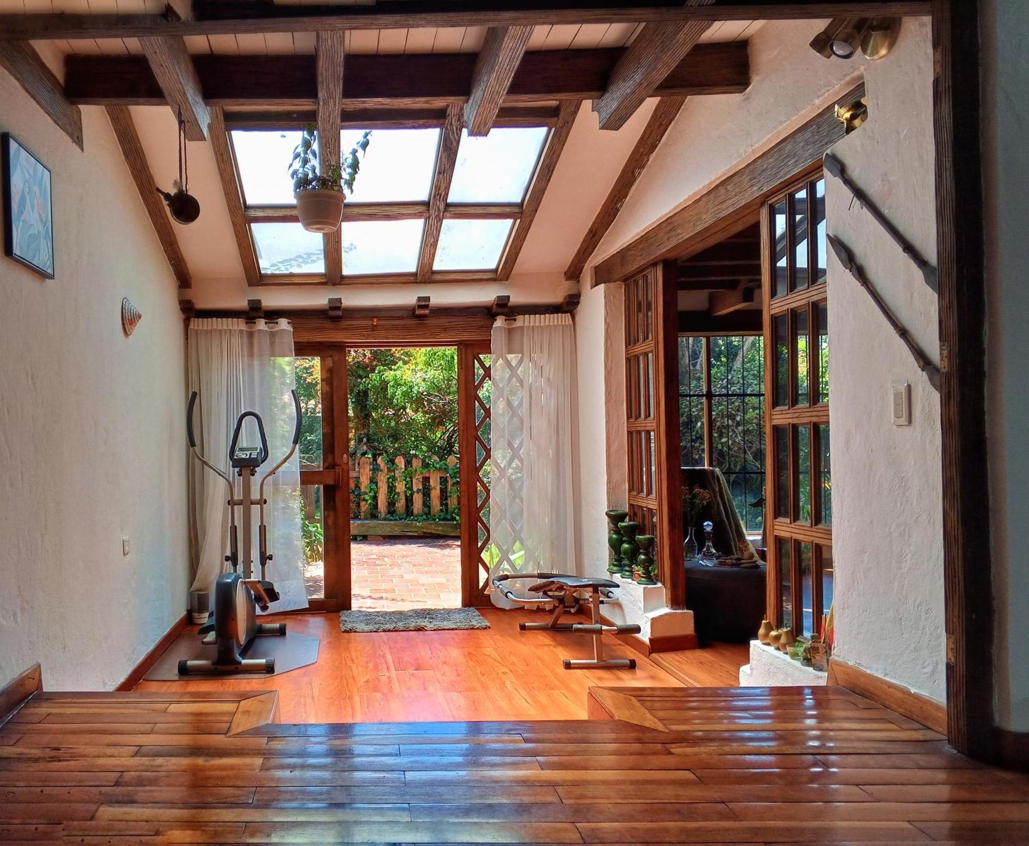 Acogedoras En Hermosa Casa, Sector Exclusivo