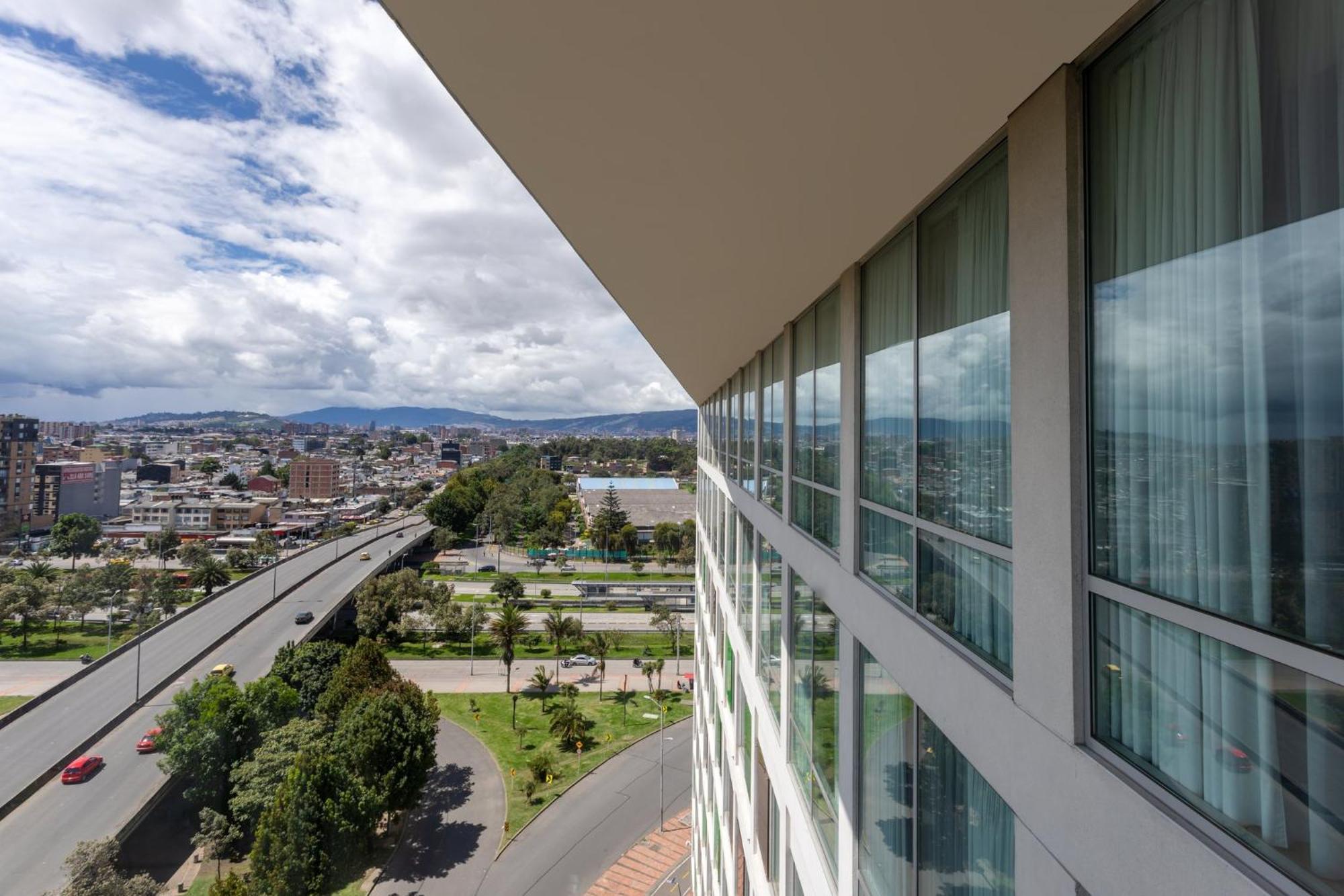 Hotel Airport By Ihg Bogotá