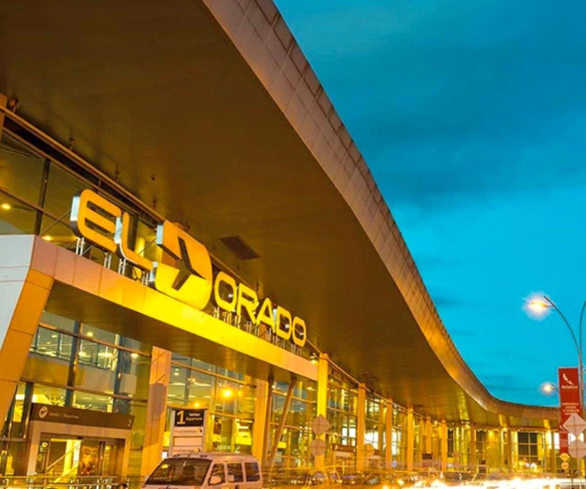 De Lujo A 10minutos Del Aeropuerto Y Embajada Apartamento Bogotá