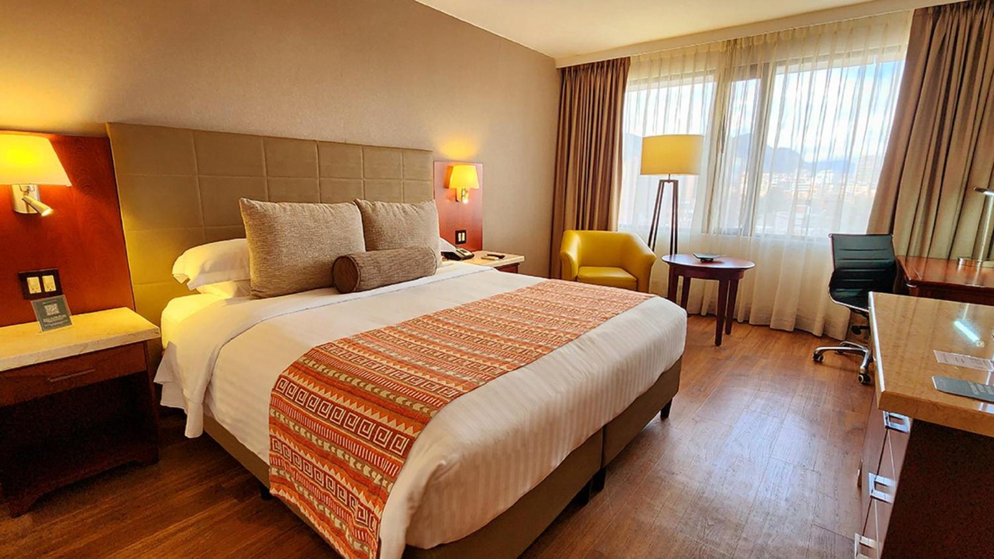 Plaza Hotel 5*