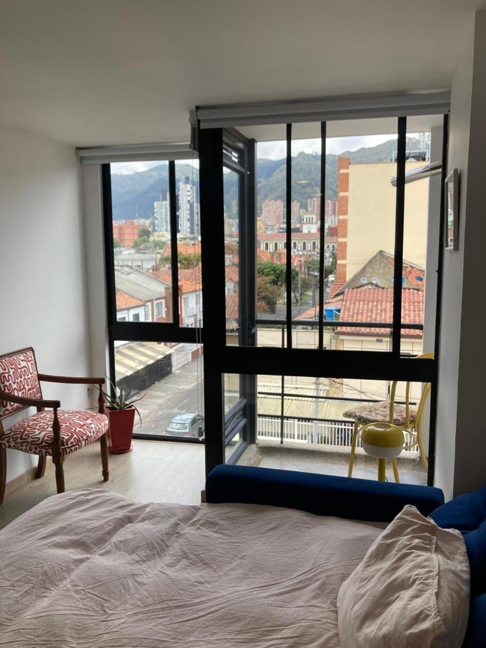 Exterior Con Balcon