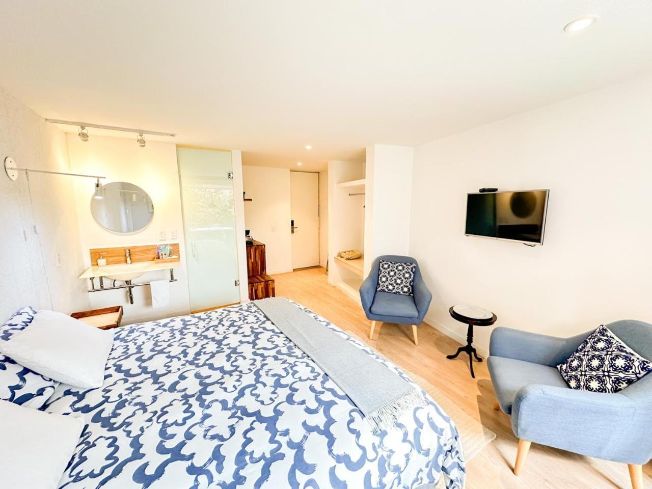 Lucitania Boutique Hotel *