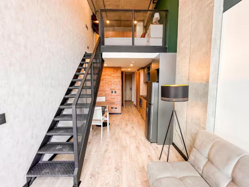Apartamento Skyline - Elegant Living With Coworking & Scenic Views *