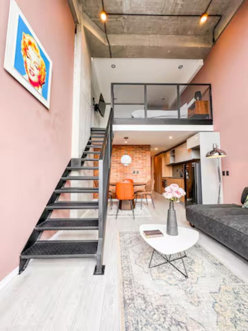 Apartamento Skyline - Elegant Living With Coworking & Scenic Views *