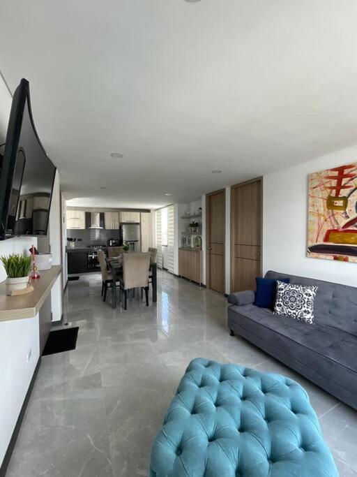 Apartamento Con Hermosa Vista En *