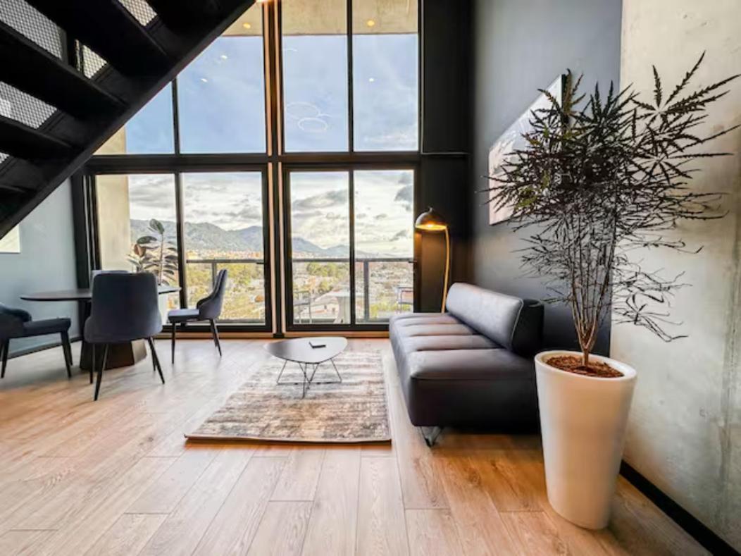 Skyline - Elegant Living With Coworking & Scenic Views Bogotá