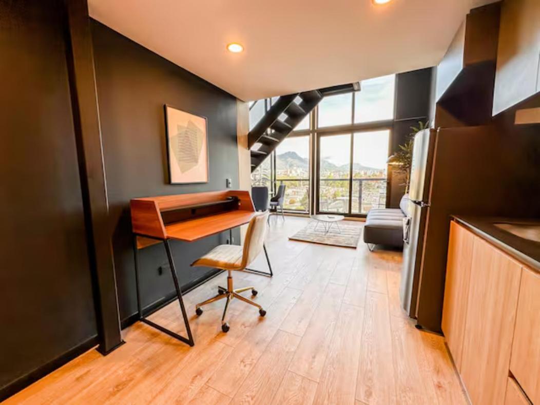 Skyline - Elegant Living With Coworking & Scenic Views Apartamento