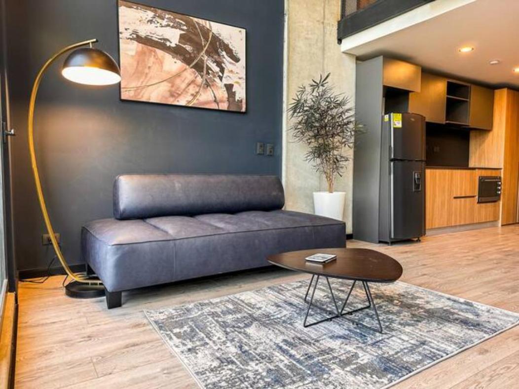 Skyline - Elegant Living With Coworking & Scenic Views Apartamento *