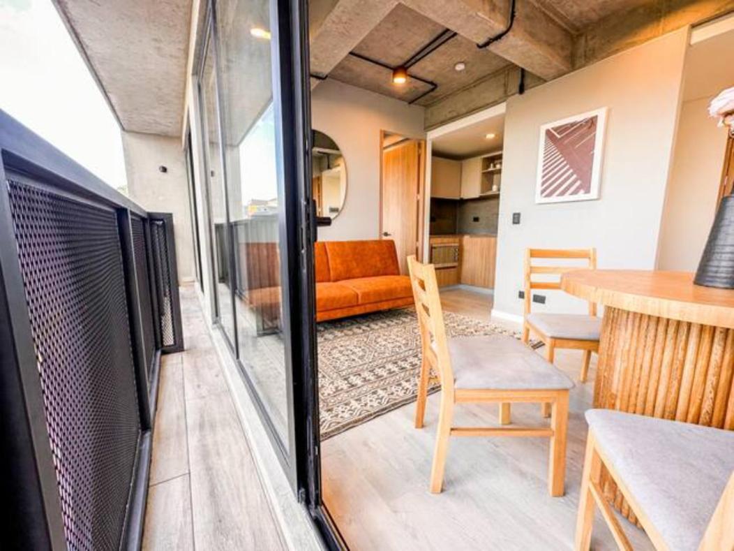 Skyline - Elegant Living With Coworking & Scenic Views