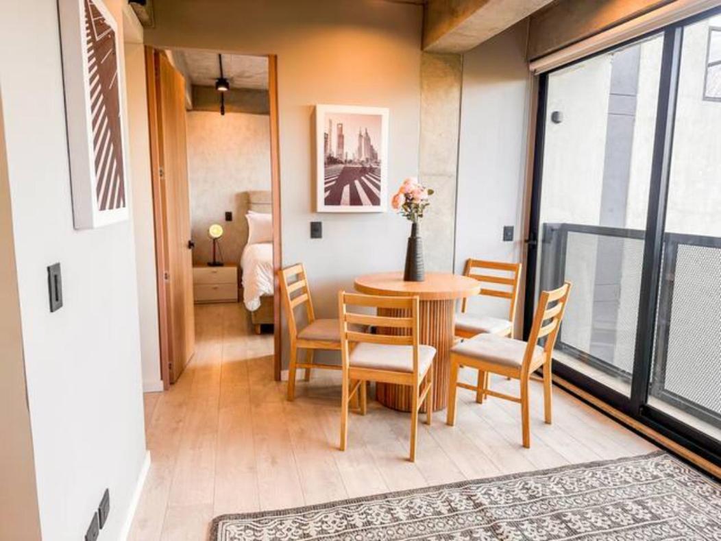 Skyline - Elegant Living With Coworking & Scenic Views Apartamento