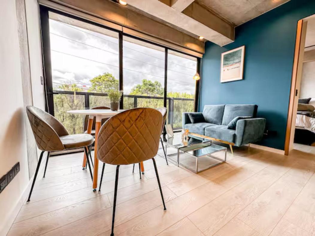 Apartamento Skyline - Elegant Living With Coworking & Scenic Views *
