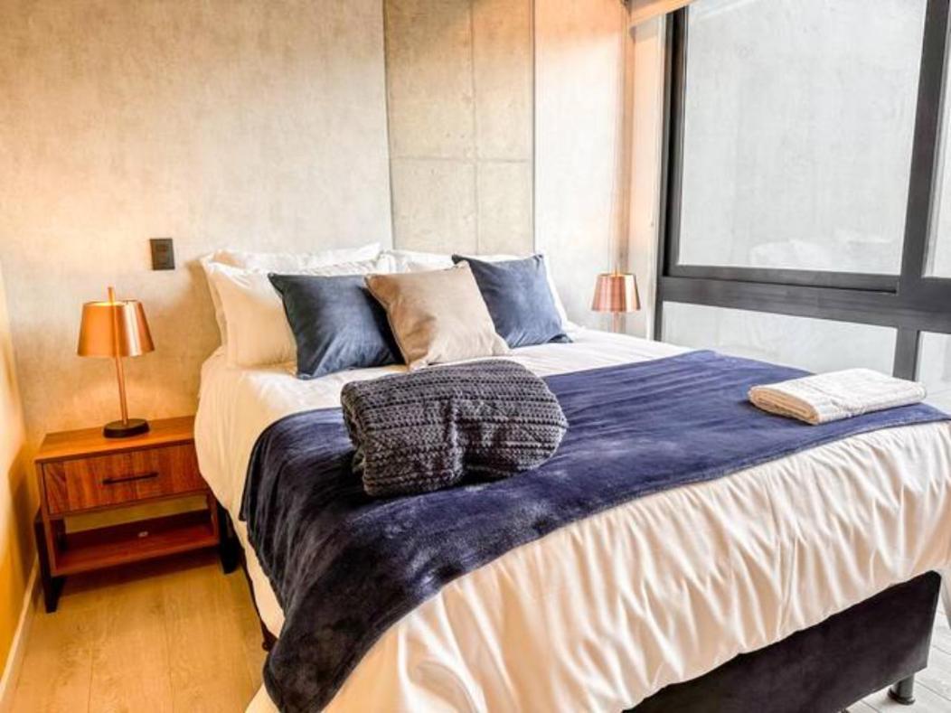Skyline - Elegant Living With Coworking & Scenic Views *