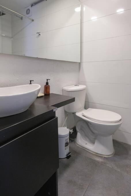 Amazing 3 Bedroom In Zona Rosa *