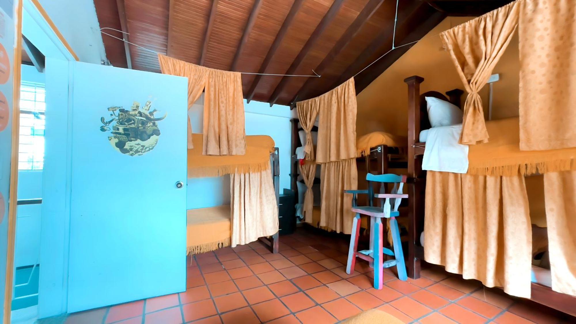 Hostal 82hostel