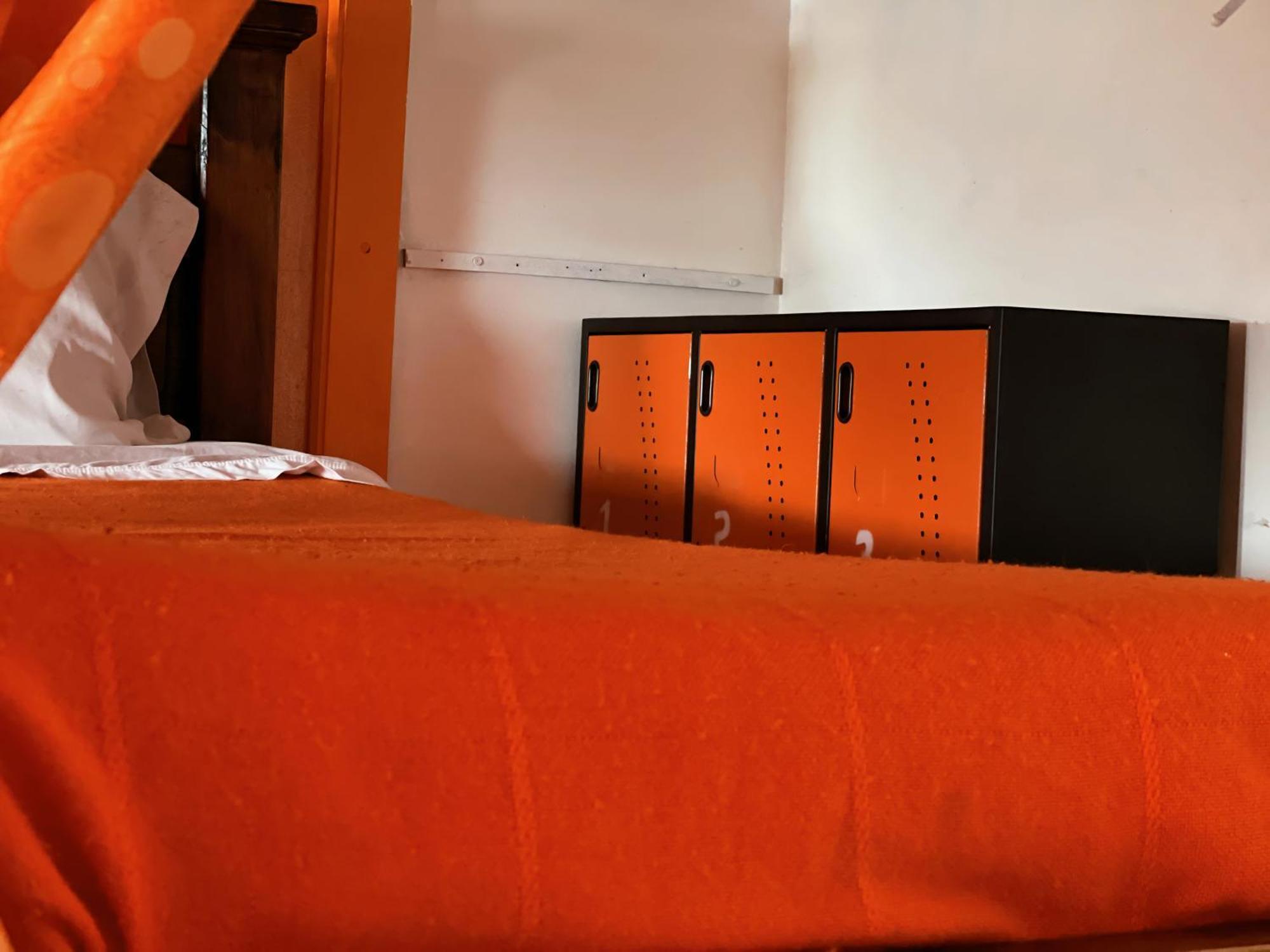 Hostal 82hostel