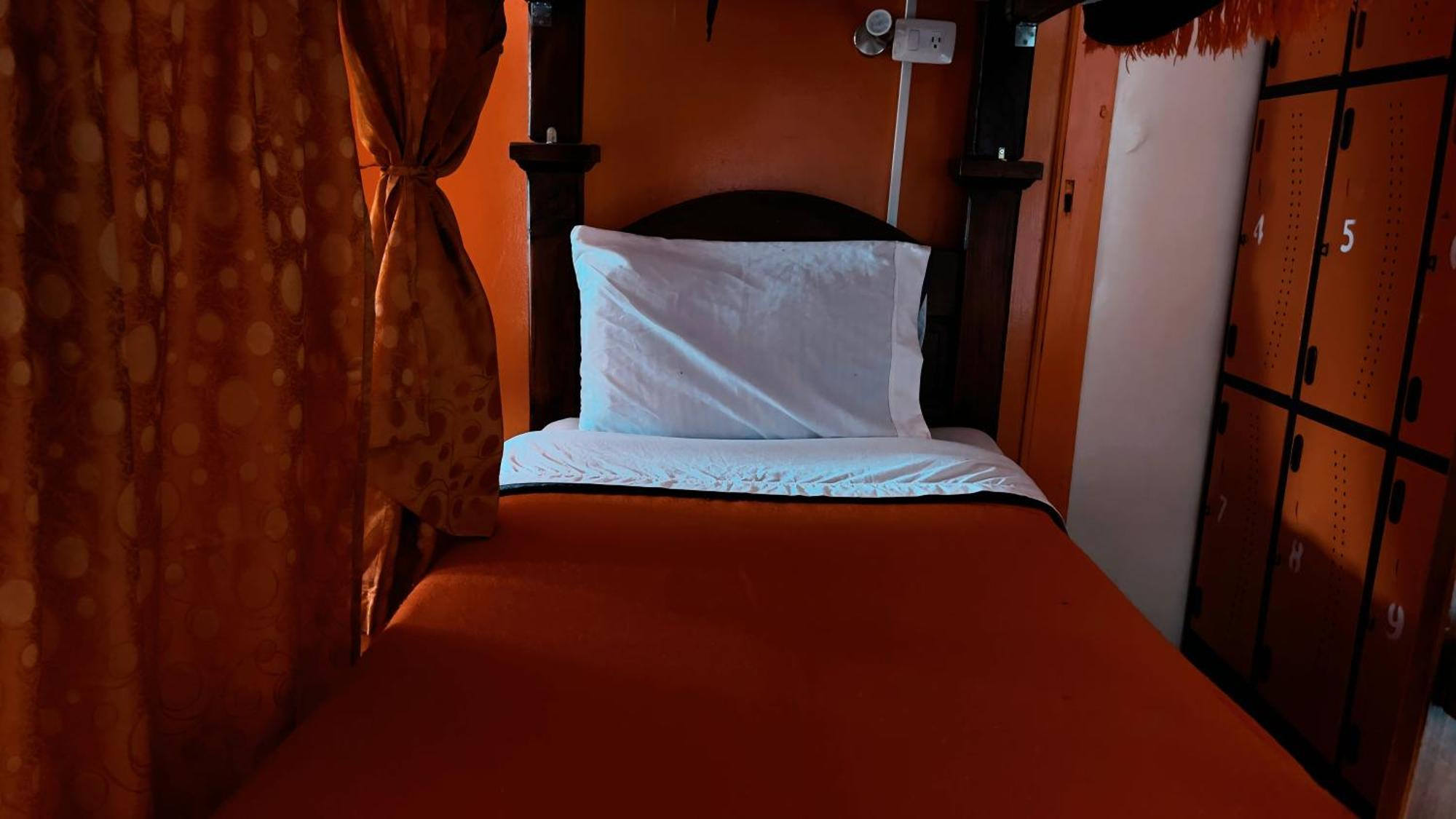 82hostel *