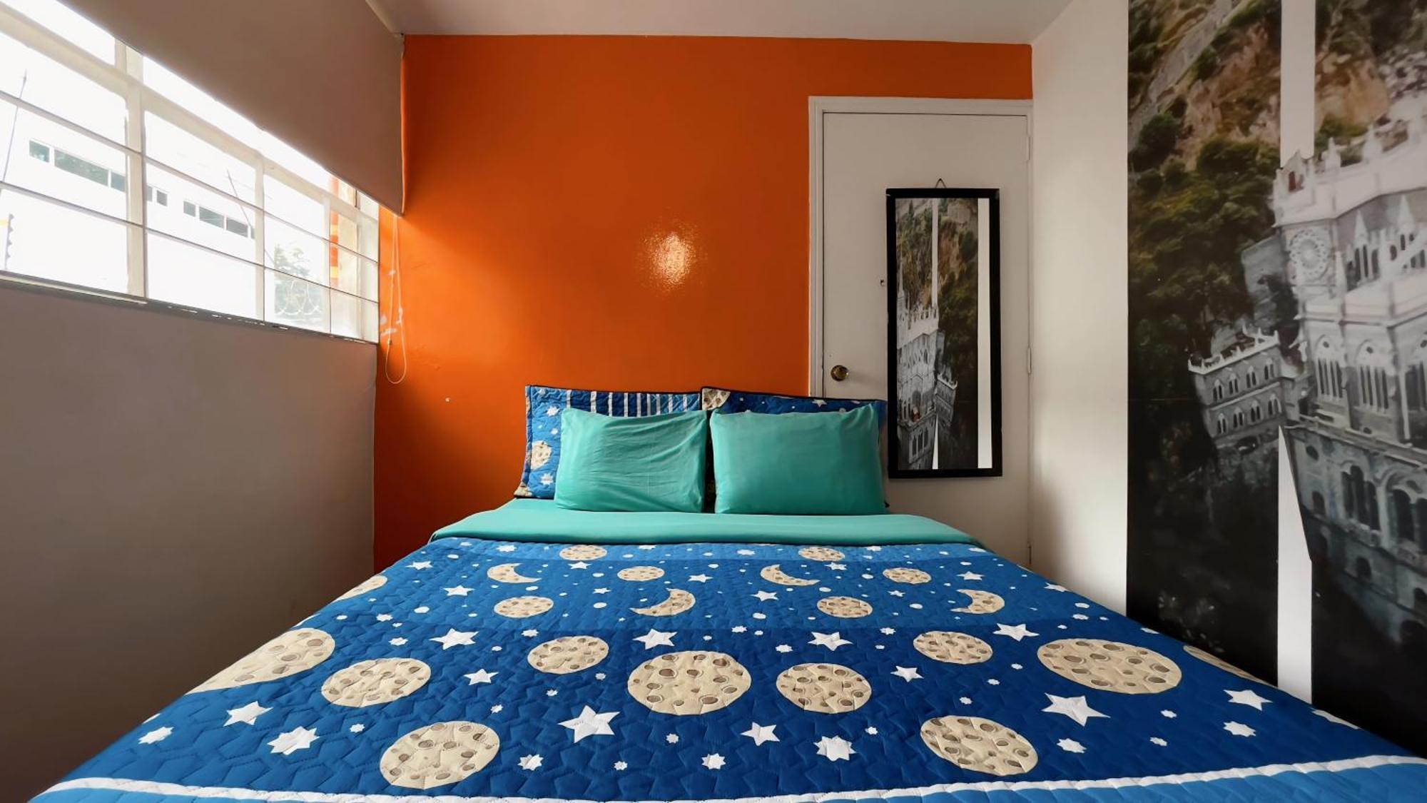 82hostel Hostal *