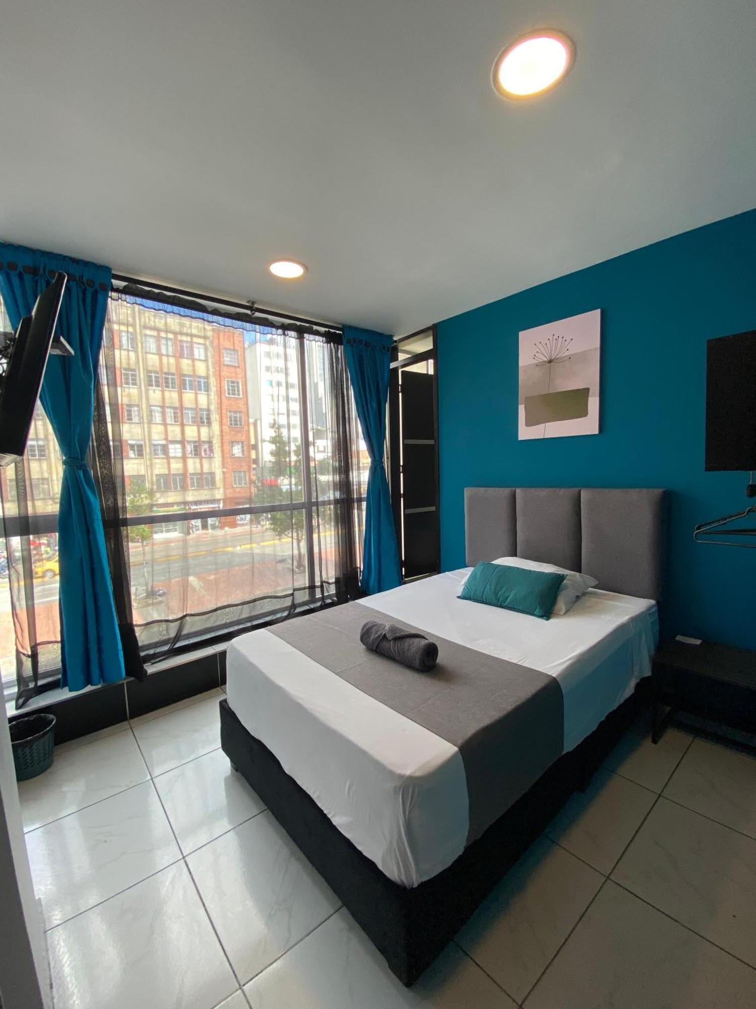 Hotel Htl *