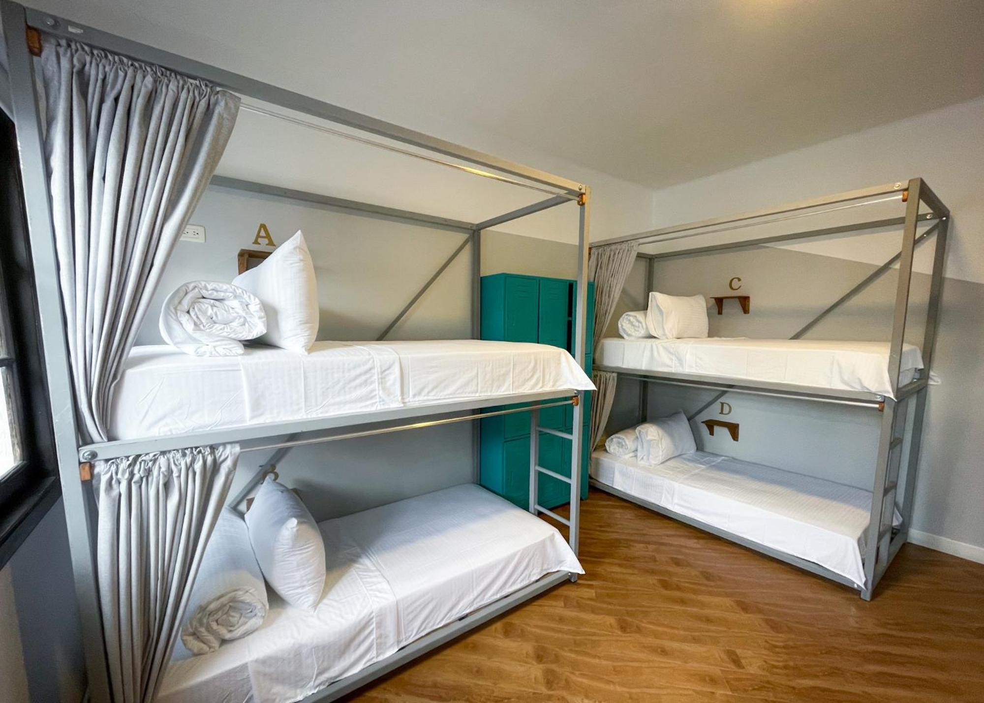 Hostal Marietta - House Of Social Travellers *