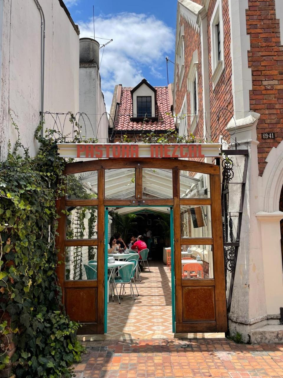 Hostal Marietta - House Of Social Travellers