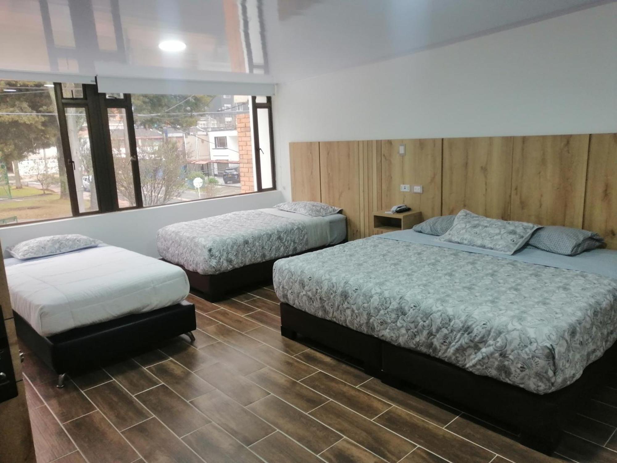 Aw Ariston Embassy Hotel 3*