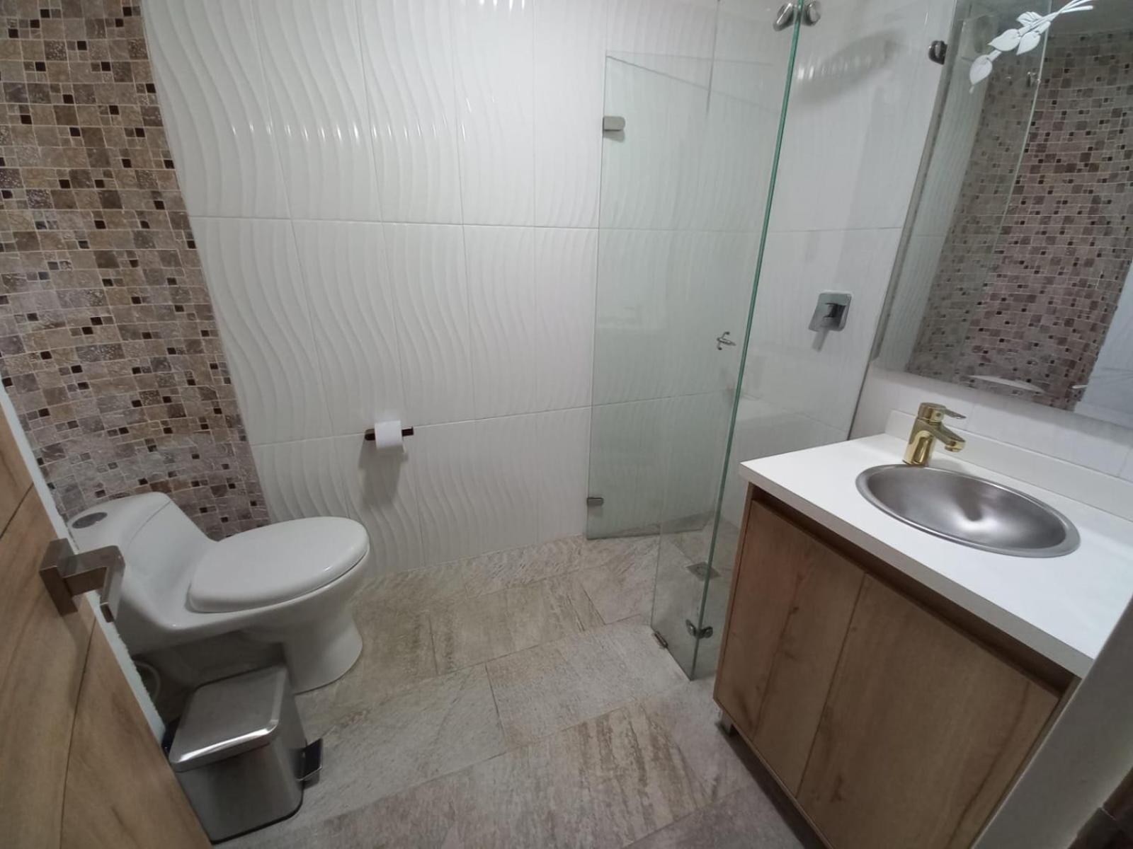 Aw Ariston Embassy Hotel 3*