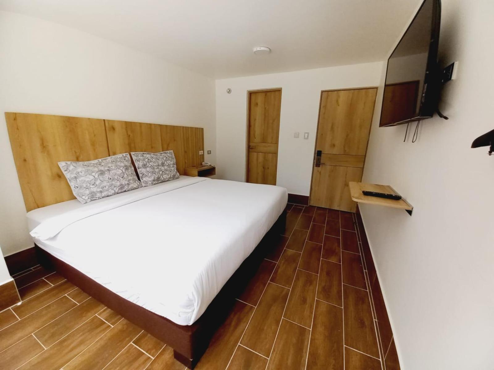 Aw Ariston Embassy Hotel