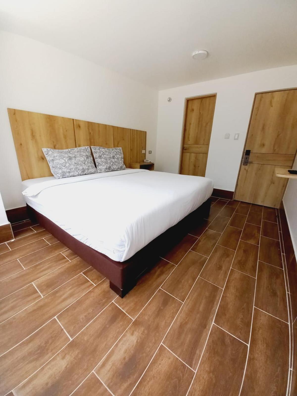 Hotel Aw Ariston Embassy