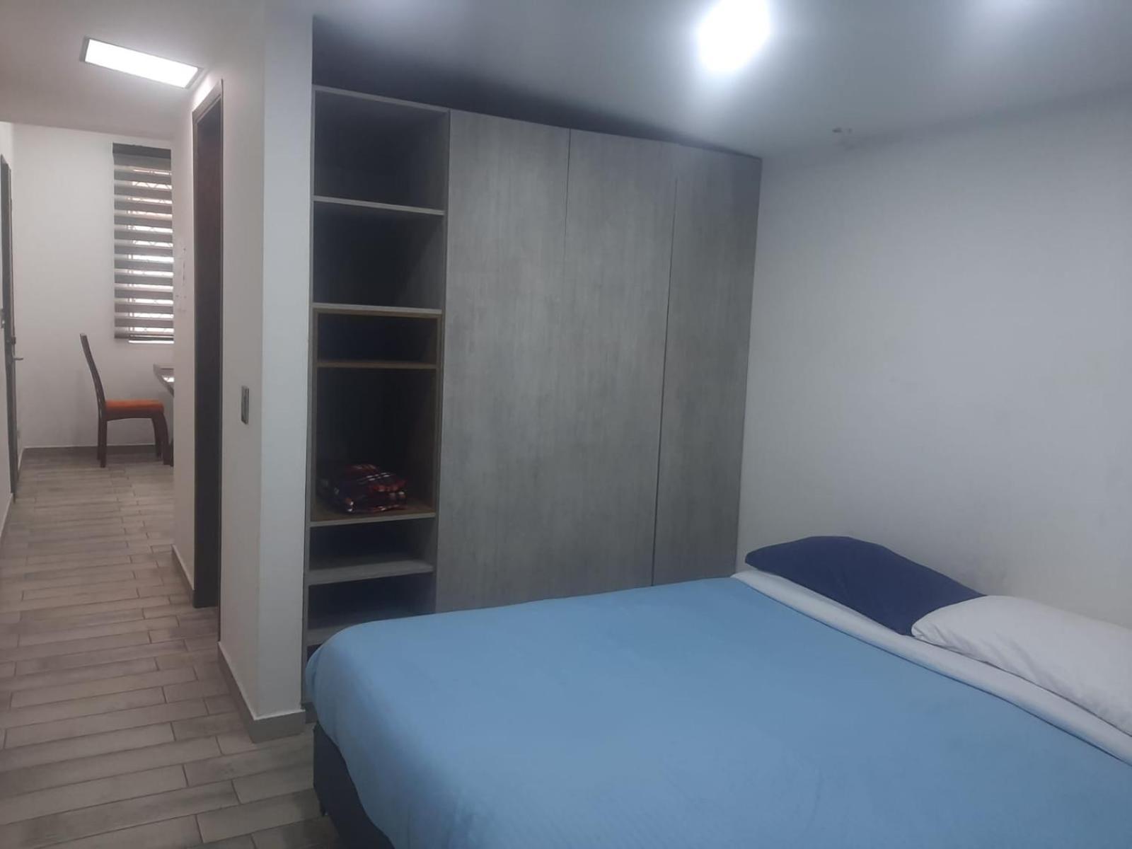 Sector De Corferias , Y A 5 Cuadras, Embajada Americana 10 Cuadras, Cerca Al Can , G 12 , Universidad Nacional , Aeropuerto A 2 Cuadras Estacion Ciudad Universitaria Marque-tresdiecisietecincoveintisieteveintiseistreintayu Apartamento *