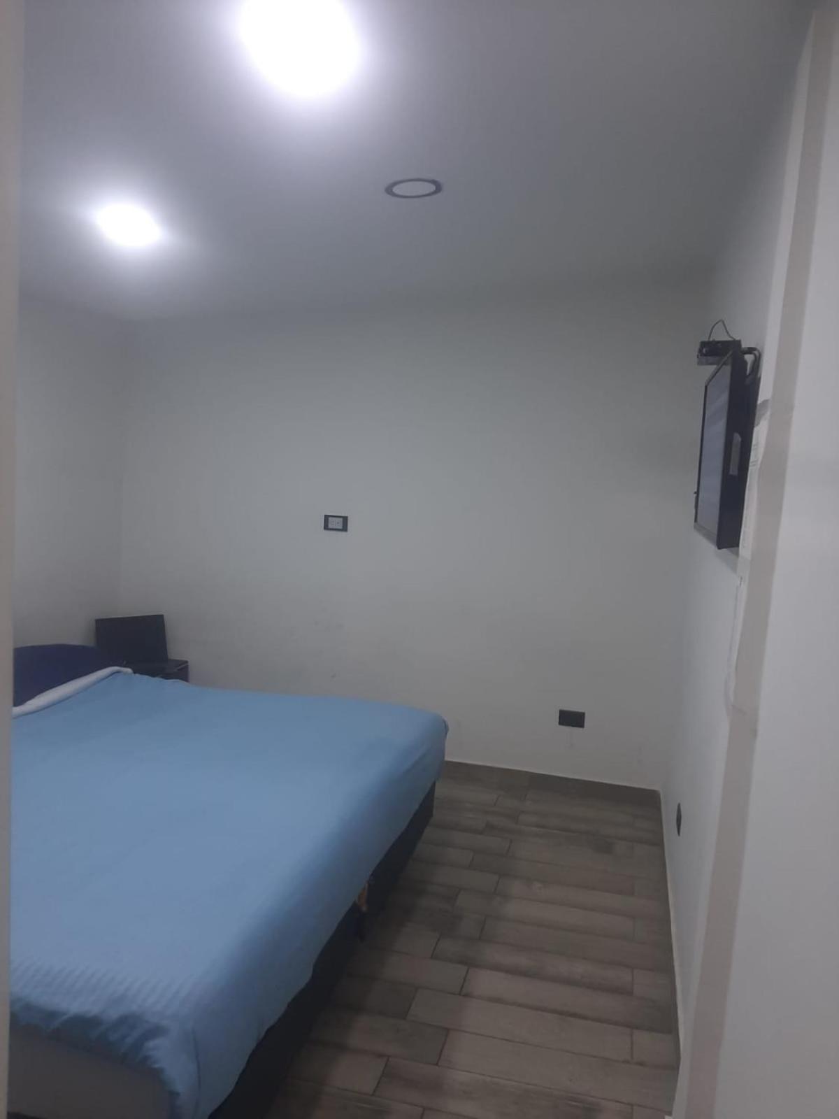 Apartamento Sector De Corferias , Y A 5 Cuadras, Embajada Americana 10 Cuadras, Cerca Al Can , G 12 , Universidad Nacional , Aeropuerto A 2 Cuadras Estacion Ciudad Universitaria Marque-tresdiecisietecincoveintisieteveintiseistreintayu *