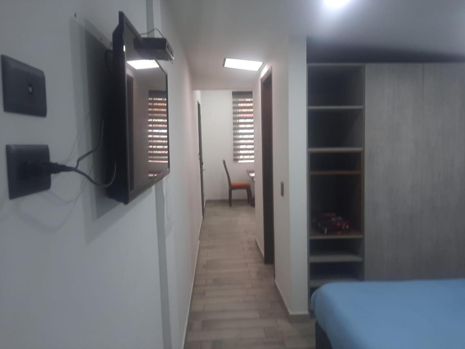 Apartamento Sector De Corferias , Y A 5 Cuadras, Embajada Americana 10 Cuadras, Cerca Al Can , G 12 , Universidad Nacional , Aeropuerto A 2 Cuadras Estacion Ciudad Universitaria Marque-tresdiecisietecincoveintisieteveintiseistreintayu Bogotá