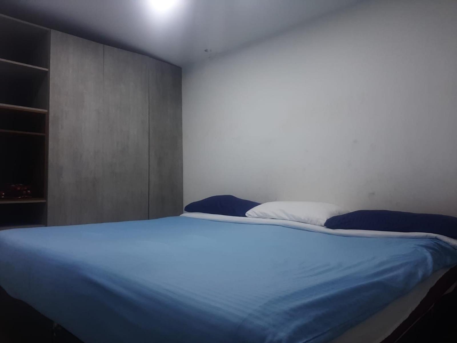 Apartamento Sector De Corferias , Y A 5 Cuadras, Embajada Americana 10 Cuadras, Cerca Al Can , G 12 , Universidad Nacional , Aeropuerto A 2 Cuadras Estacion Ciudad Universitaria Marque-tresdiecisietecincoveintisieteveintiseistreintayu *
