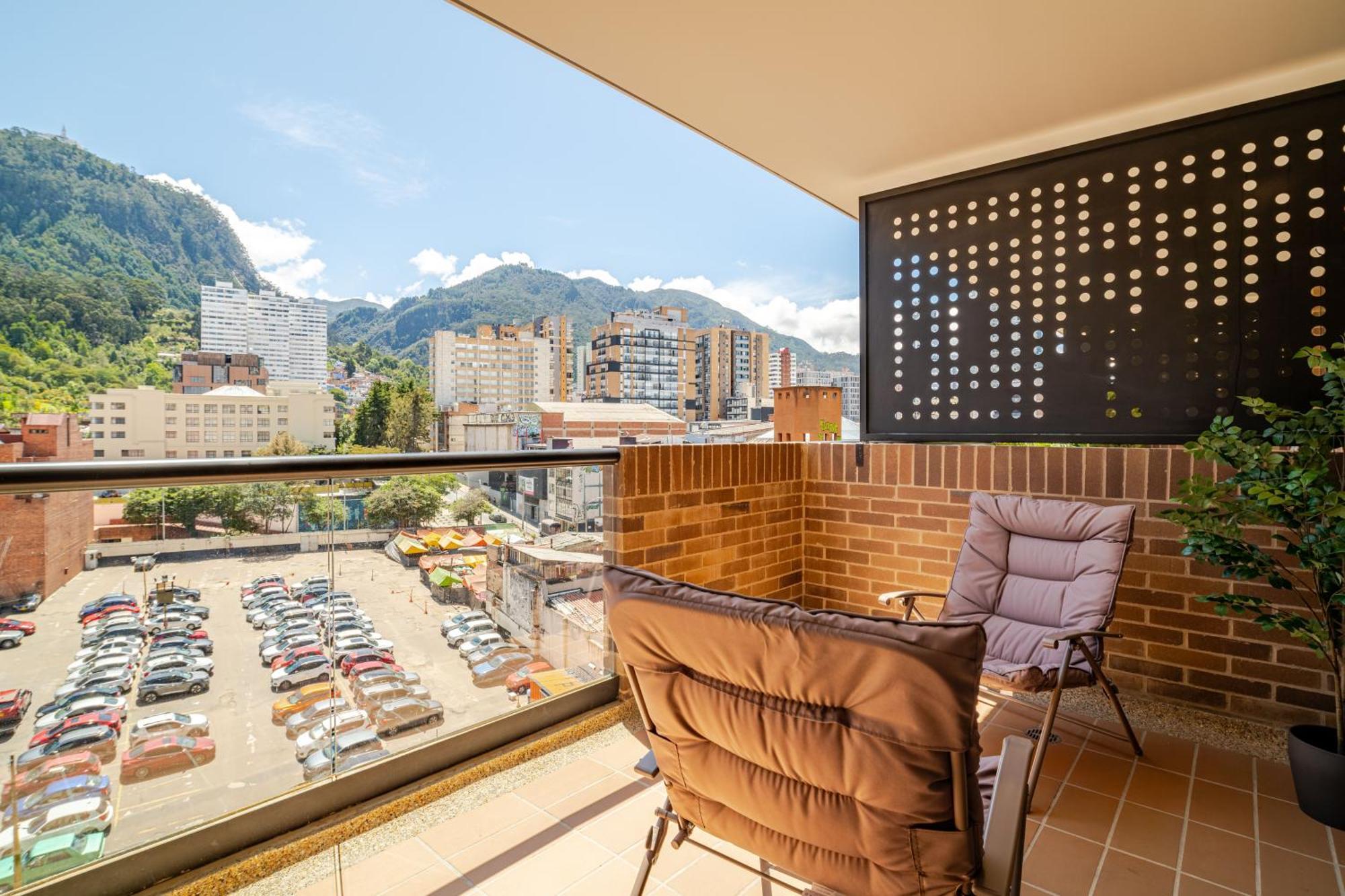 Loft Moderno Con Vista Al Centro Y Monserrate *