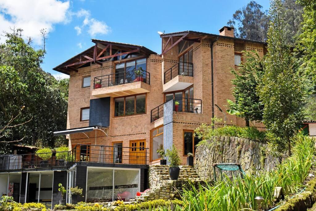 Spectacular House Inside The Colombian Mountains
