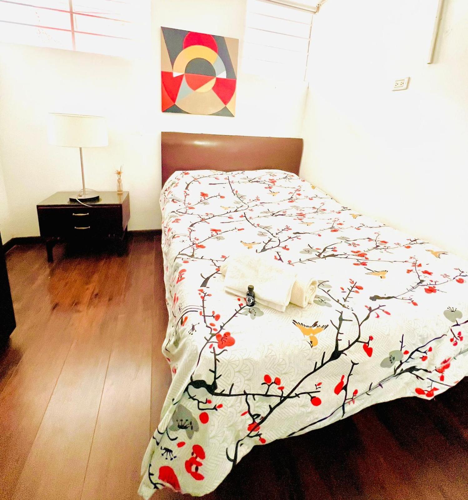 Casa Cerca A Unicentro Y Clinica Santa Fe En Usaquen Hotel