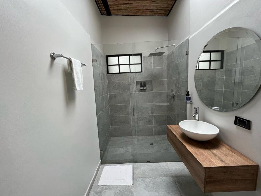 Casa 121, Calle 121 No 7-18 * Bogotá