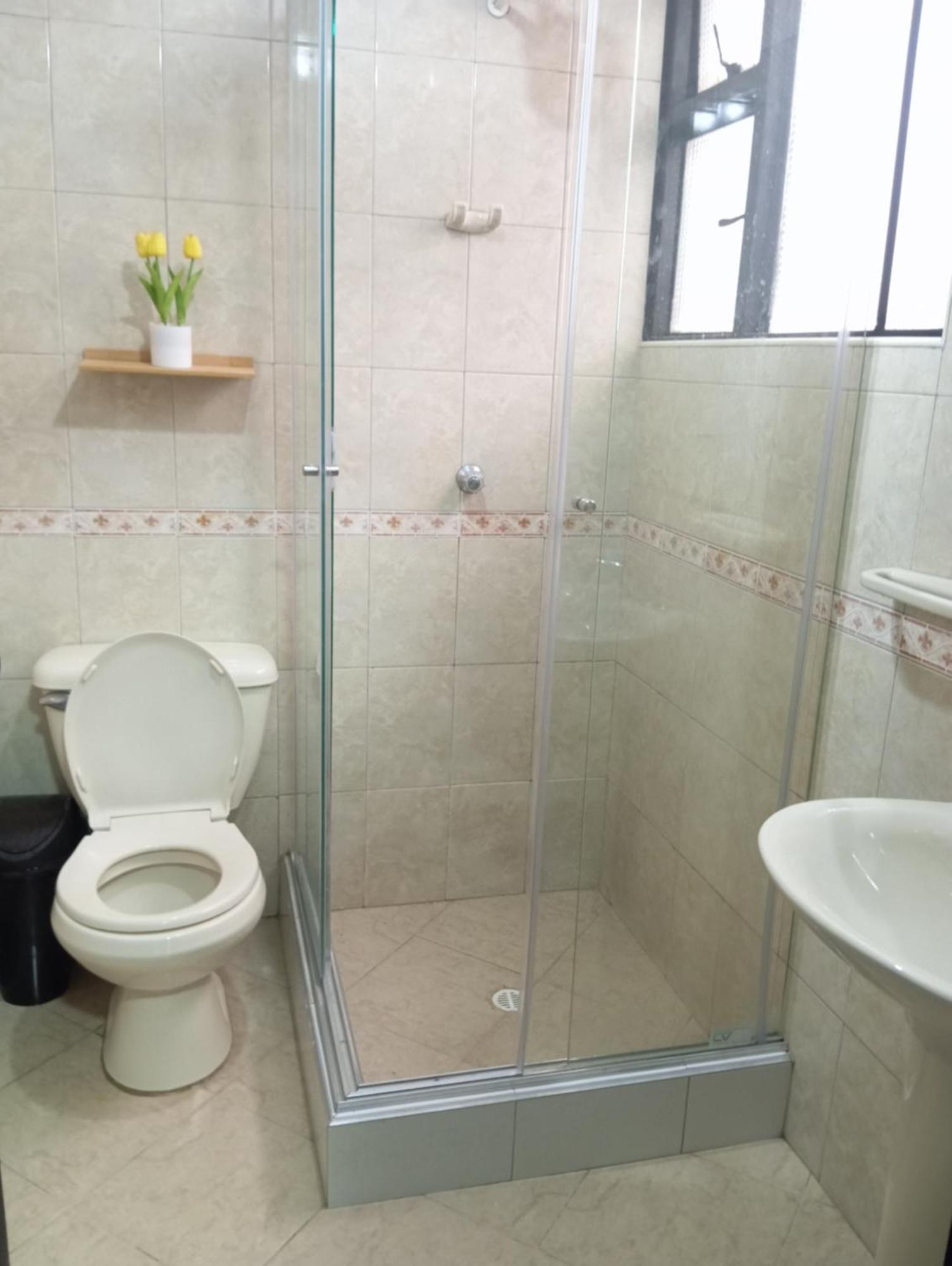 Habitación en casa particular Cerca Al Aeropuerto -normandia #2 *
