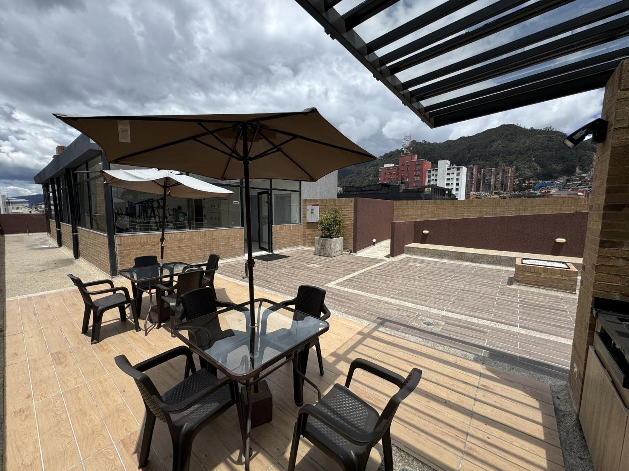 Apartamento Moderno Apto En Chapinero, A Pasos Del Parque De Hippies Con Piscina, Gimnasio Y Zonas Comunes