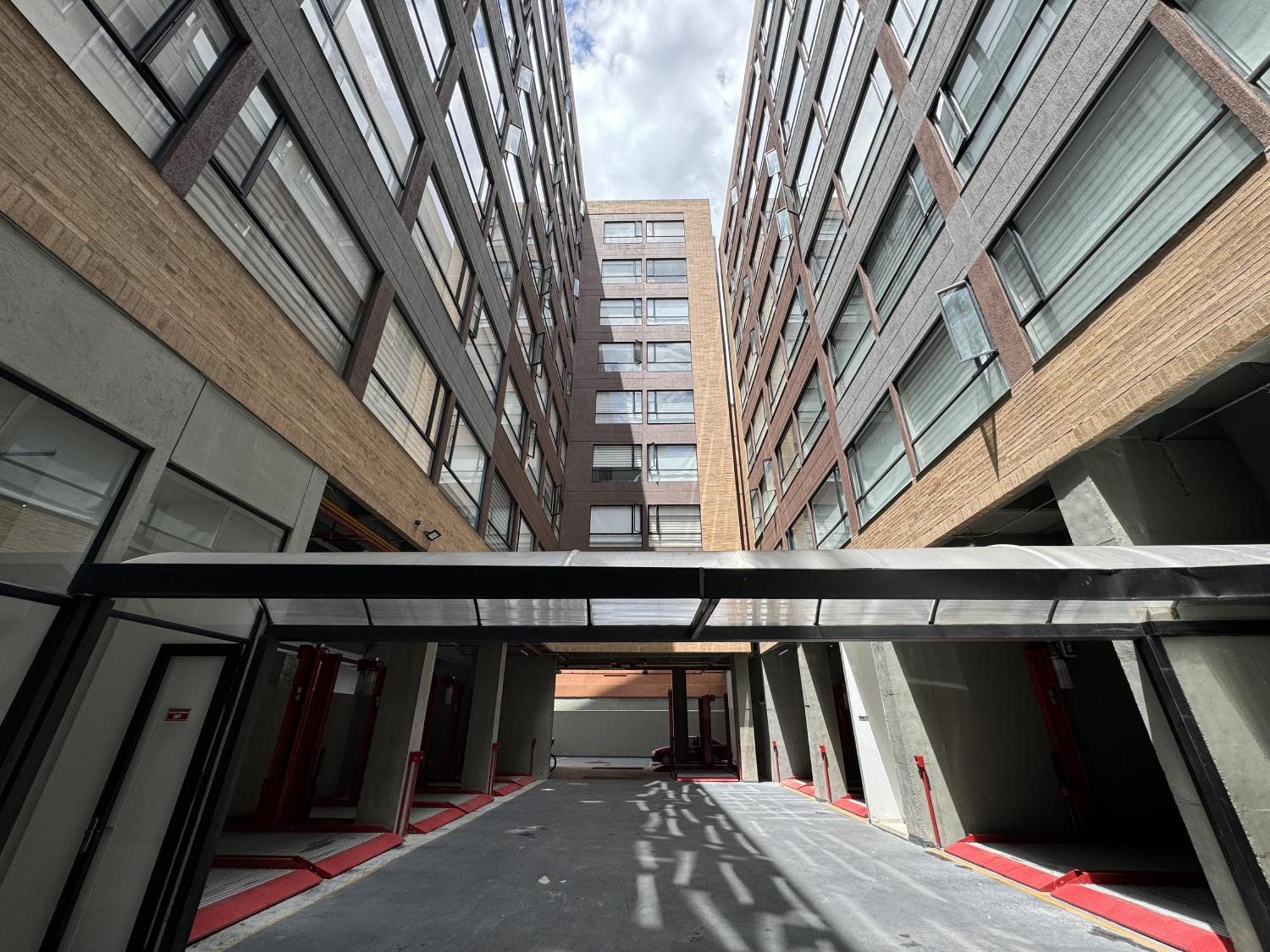 Apartamento Moderno Apto En Chapinero, A Pasos Del Parque De Hippies Con Piscina, Gimnasio Y Zonas Comunes *